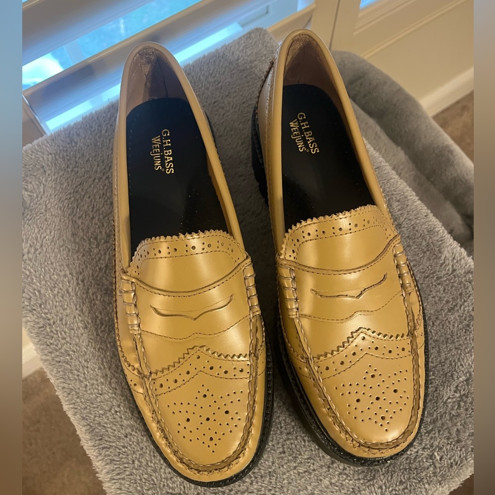 Bass Weejuns Whitney Broque Super Lug Tan size 9